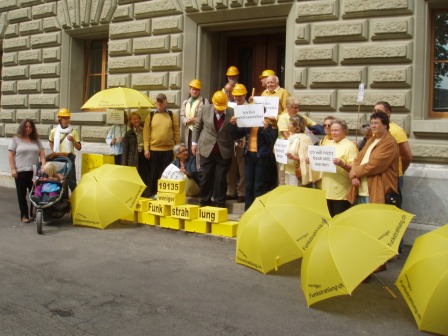 Petitionsübergabe weniger Funkstrahlung 14.9.2010